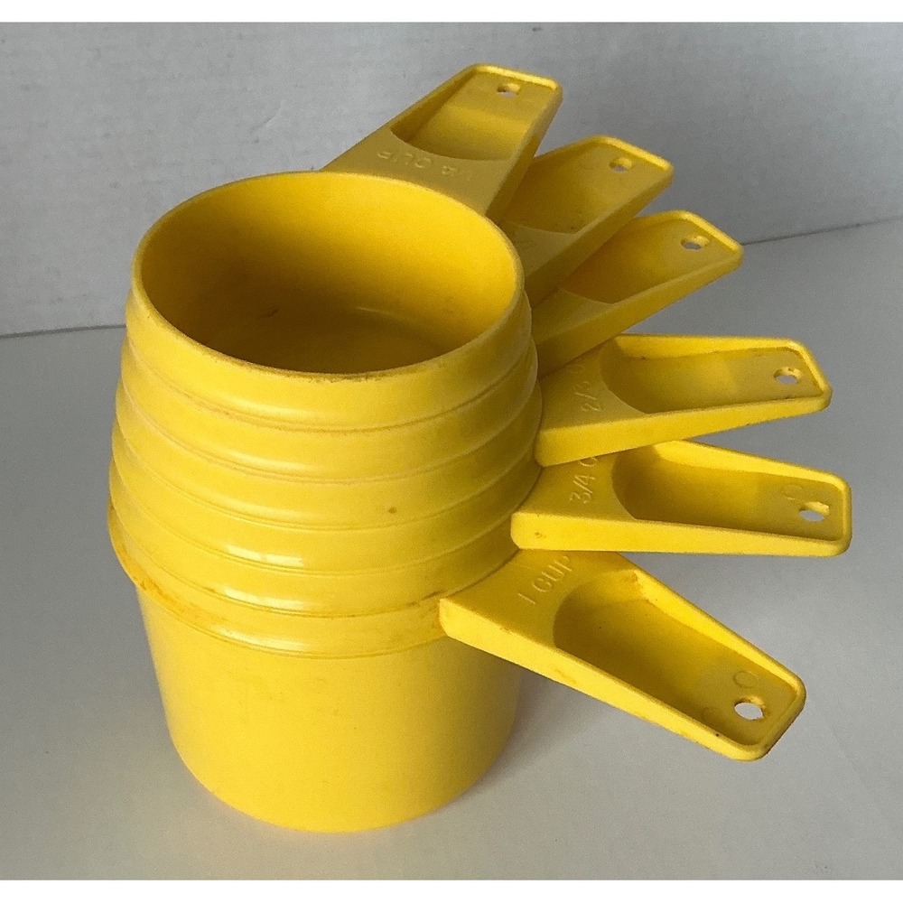Tupperware Vintage Measuring Cups Set Yellow Nesting Kitchenware 6 Piece Retro